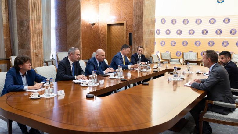 Ilie Bolojan si membri ai Guvernului s-au intalnit cu reprezentantii agentiei de rating Fitch. Mesajul transmis de Executiv Imagine