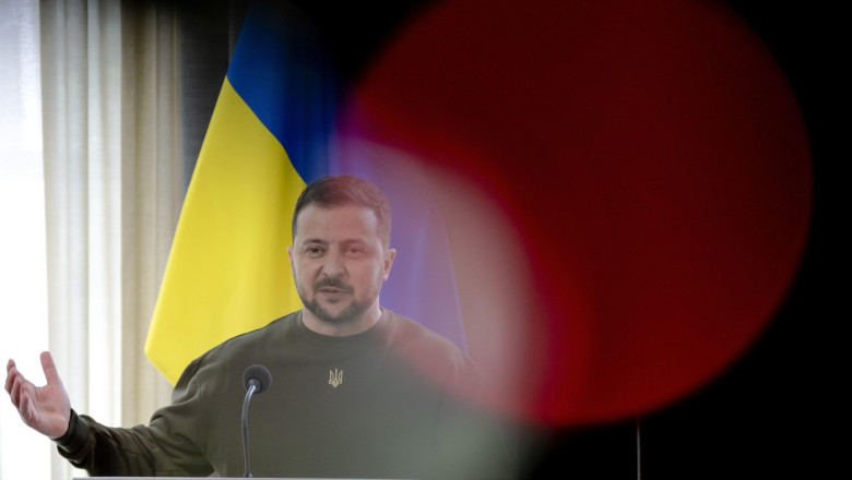 Imaginea cu Zelenski, publicata de revista Time, care a provocat supararea Moscovei: „Ilustreaza nivelul de dezvoltare intelectuala” Imagine