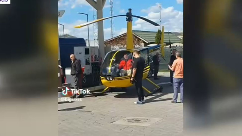 Imagini amuzante in Curtea de Arges: Elicopter alimentat la o benzinarie. Pilotul a impins aparatul pana la pompa Imagine