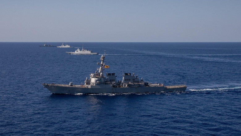 Imagini care arata cum tunul de 76 mm al unei fregate franceze opreste o drona Houthi. Motivul din spatele acestei decizii Imagine