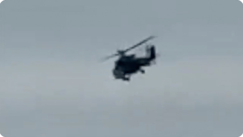 Imagini cu elicoptere rusesti cautand in Marea Azov resturile unuia dintre avioanele de lupta doborate de ucraineni Imagine