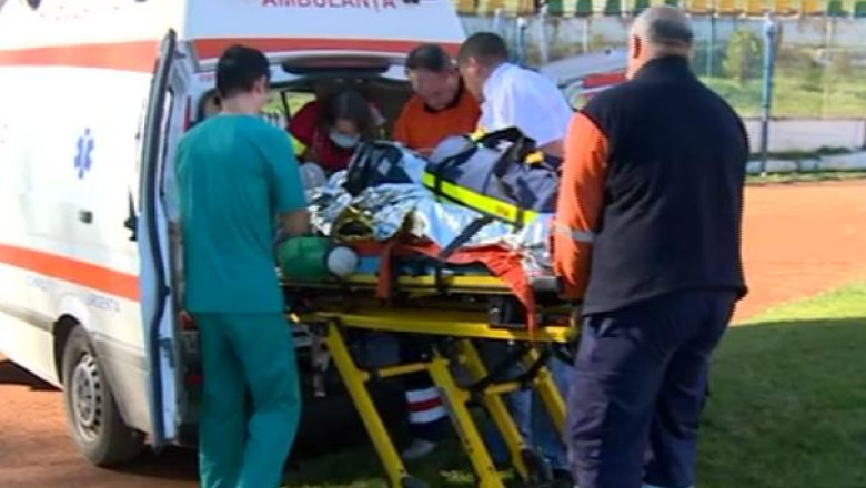 Imagini cu impact emotional. Un pacient cu arsuri grave a fost scapat de pe targa Imagine