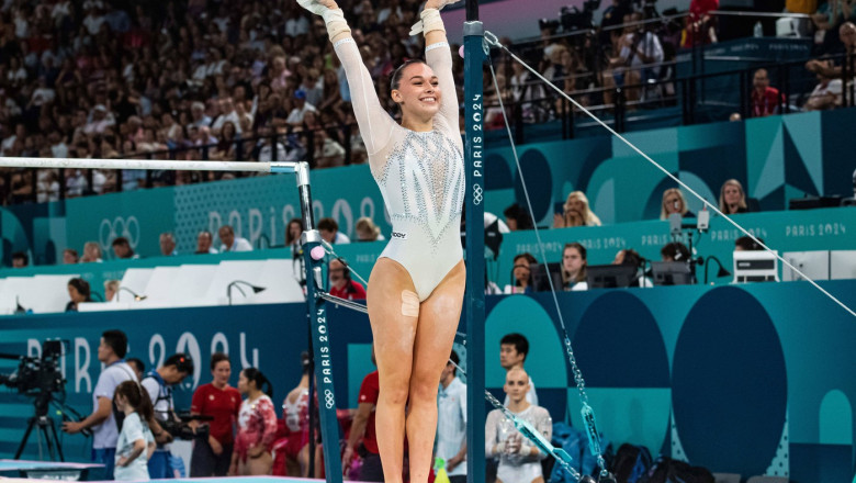 Imagini cu o gimnasta de la JO Paris 2024 au devenit virale pe retelele sociale. Acum internautii poftesc la parmezan Imagine