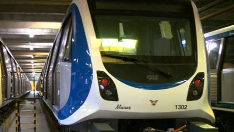 Imagini din cele doua garnituri noi de metrou care au ajuns in depoul din Berceni Imagine