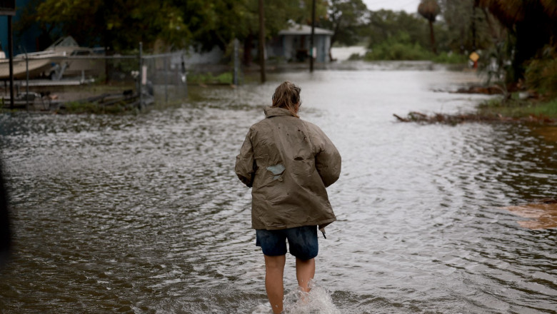 Imagini din Florida dupa ce zona a fost lovita de uraganul Debby. Peste 200 de mii de cladiri au ramas fara curent electric Imagine