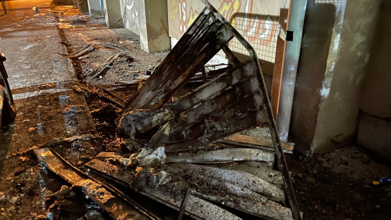 Imagini din inchisoarea din Teheran dupa incendiul urias soldat cu morti si raniti. Tot mai multe voci sustin ca nu a fost intamplator Imagine