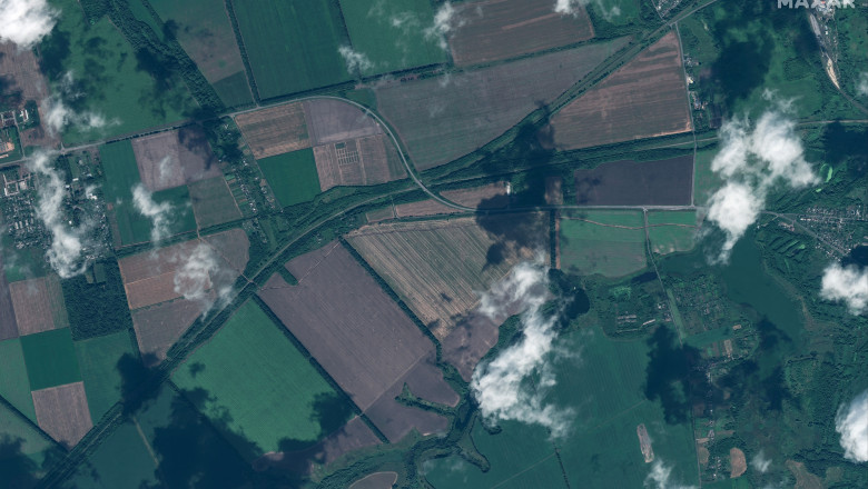 Imagini din satelit: 5.000 de militari rusi, in pericol de a fi izolati in Kursk dupa ce ucrainenii au distrus trei poduri in regiune Imagine
