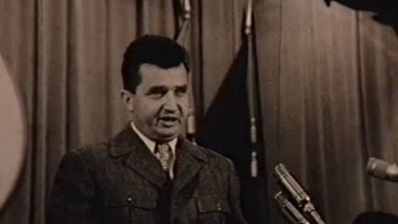 Imagini document. 1960: Ceausescu le preda studentilor conceptul de „om nou” Imagine