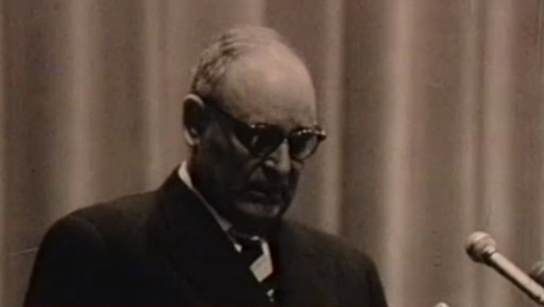 Imagini document. 1962: „Scriitorii, ajutoare de nadejde ale partidului” Imagine