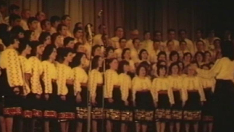 Imagini document. 1976 – Prima editie de „Cantarea Romaniei” Imagine