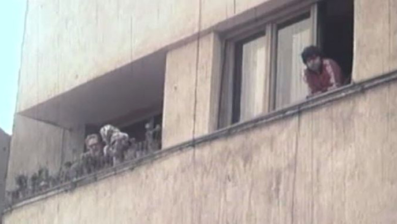 Imagini document. Bucuresti - cladiri mutate cu tot cu locatari, in 1983 Imagine