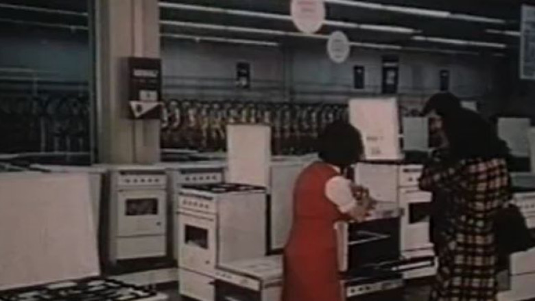 Imagini document. Propaganda comunista ridica in slavi nivelul de trai Imagine