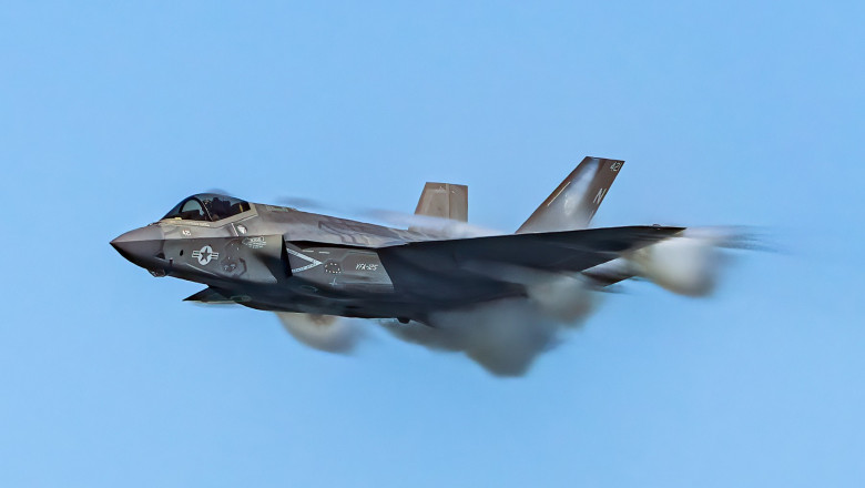 Imagini dramatice. Un avion F-35 se prabuseste la aterizare, pilotul se catapulteaza in ultima secunda Imagine