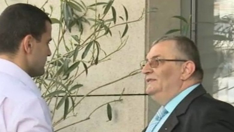 IMAGINI EXCLUSIVE. Un barbat a fost retinut, dupa ce a adus acte false la Ministerul Sanatatii Imagine