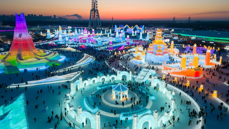 Imagini impresionante cu „orasul de gheata” din Harbin, in nordul Chinei. A atras un numar record de turisti de Anul Nou Imagine