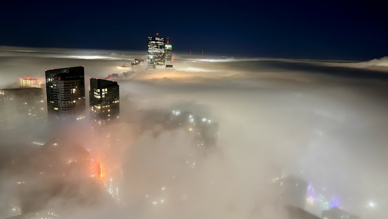 Imagini spectaculoase din Boston. Metropola a fost invaluita intr-o ceata densa impresionanta Imagine