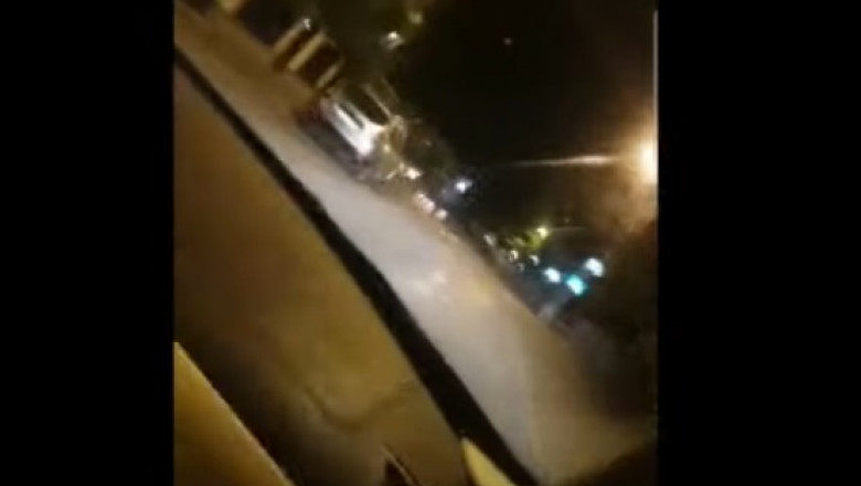 Imagini virale cu un sofer din Bacau care loveste trei masini parcate in timp ce face live pe Facebook Imagine