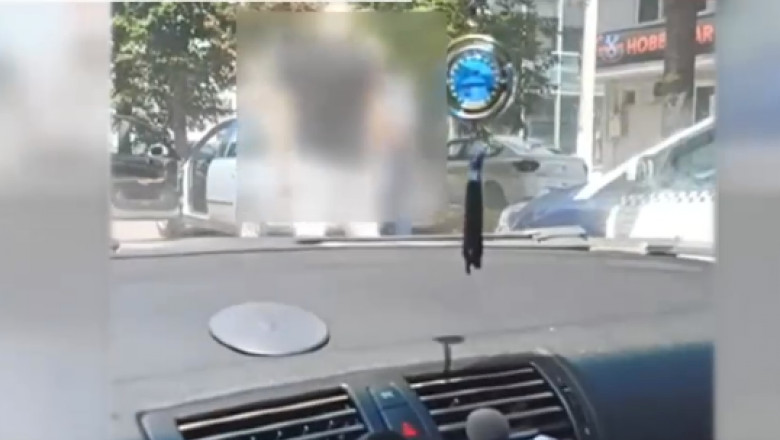 Imagini virale la Galati. Un sofer de 77 de ani s-a sicanat in trafic cu altul de 31 de ani si apoi s-au batut cu pumnii Imagine