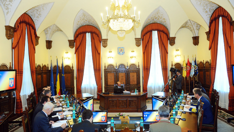 Impartial. Sedinta CSAT pe tema privatizarii CFR Marfa, intre „joc” si „dezmat de comunicare” Imagine