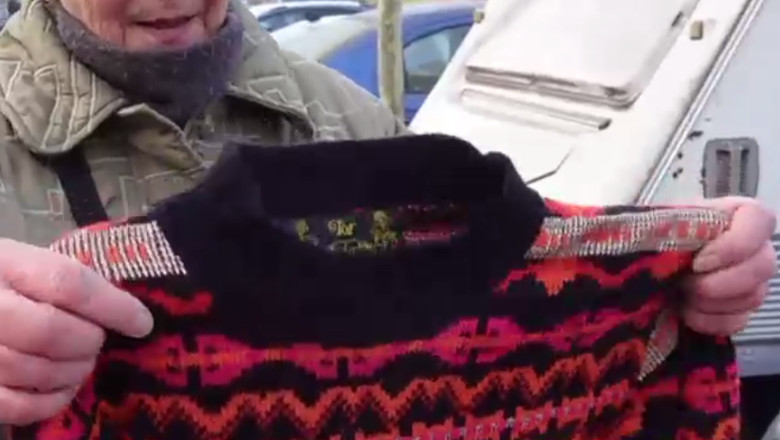 Impinsi de nevoi si lipsuri, pensionarii au inceput sa-si vanda hainele si lucrurile din casa pentru a face rost de bani pentru mancare Imagine