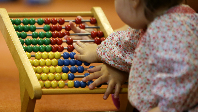 Impozit pe alocatia de 42 de lei a copiilor. Reactia ANAF Alba Imagine