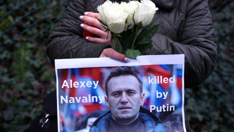 In ajunul inmormantarii lui Navalnii, agentiile de pompe funebre refuza sa inchirieze o masina pentru a transporta sicriul Imagine