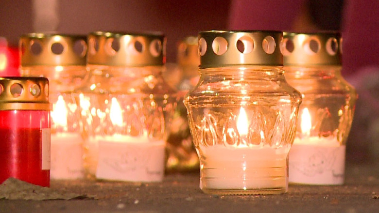 In amintirea lor. Lumanari aprinse in memoria copiilor trecuti in nefiinta Imagine