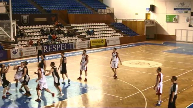 In baschet, ca la fotbal Imagine