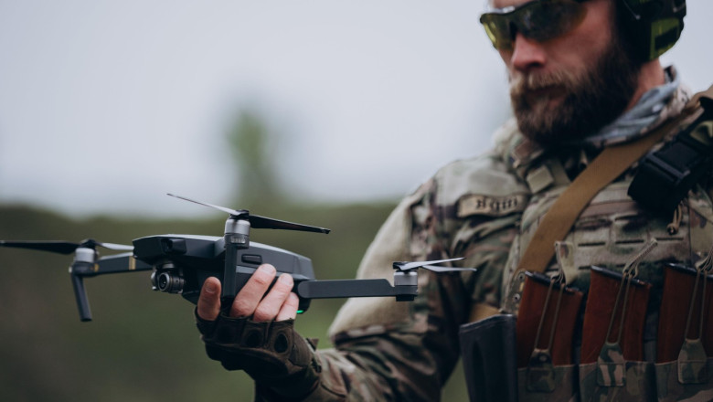 In buncarul operatorilor de drone din Ucraina: Suntem mereu in legatura cu fabricantii, e un fel de cercetare de piata Imagine