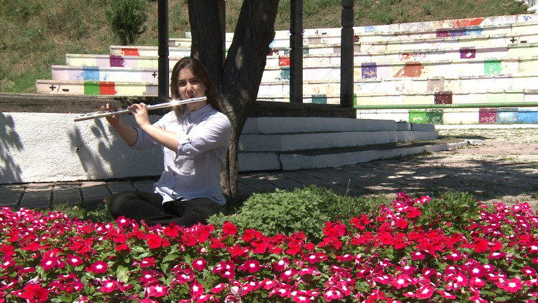 In cautarea unui flaut fermecat. O galateanca a fost admisa la Conservatorul de Muzica din Paris, dar trebuie sa-si schimbe flautul Imagine