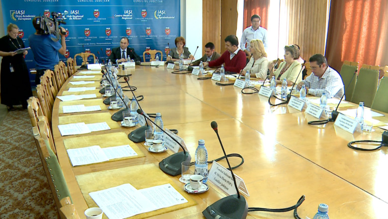 In Consiliul Judetean Iasi, alesii puterii si ai opozitiei fac sedinte separate Imagine