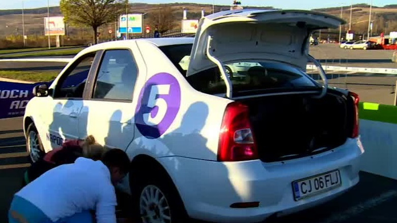 In doi pe patru roti. Concurs de raliu in cuplu la Cluj-Napoca Imagine