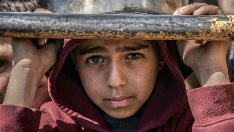 In Gaza infometata, oamenii mai traiesc doar cu khobiza: Nici macar in razboaiele anterioare n-am mancat asa ceva  Imagine