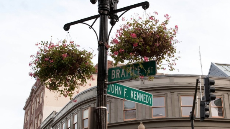 In lume exista 400 de strazi si parcuri cu numele lui J.F. Kennedy. Nu si in Romania Imagine