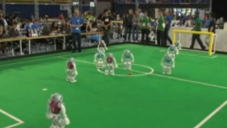 In Olanda se desfasoara un campionat de fotbal dedicat robotilor Imagine