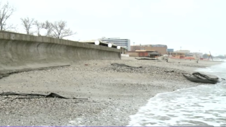 In pericol. Cum arata plaja din Mamaia anul trecut si cum arata acum Imagine