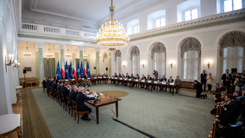 In Polonia s-a reunit Consiliul National de Securitate. Premierul vorbeste despre tradatori si dezinformarea ruseasca Imagine