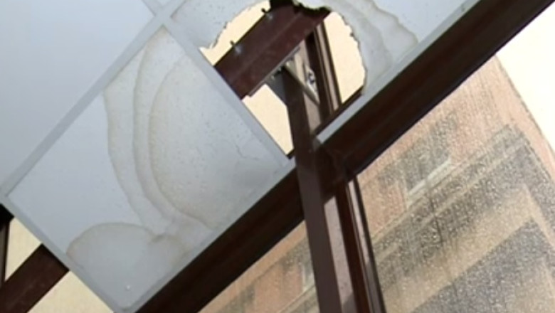 In sediul Directiei Fiscale din Timisoara, renovat acum trei ani, ploua prin tavan Imagine