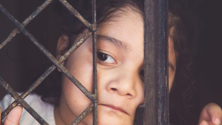 „In timp ce Rusia bombardeaza civili, Putin deporteaza copii ucraineni”. Marea Britanie reactioneaza cu sanctiuni la abuzurile Moscovei Imagine