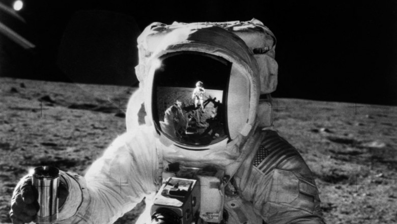 In urma cu 53 de ani misiunea Apollo 12 ajungea pe Luna. Fotografiile realizate de astronauti pe satelitul natural al Pamantului Imagine