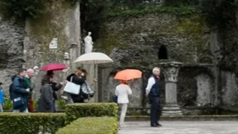 In vizita la Castelul Gandolfo. Gradinile resedintei papale de vara au fost deschise publicului Imagine