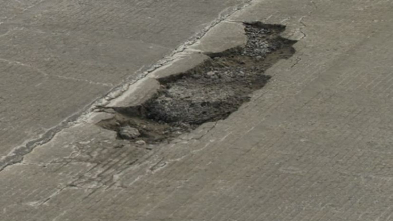 Inaugurat acum un an, primul tronson al autostrazii Timisoara-Lugoj are deja gropi si denivelari Imagine