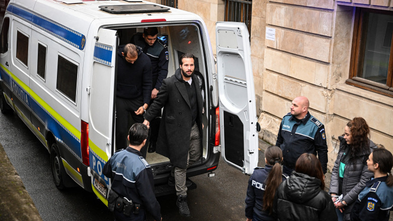 Inca 30 de zile de arest pentru fratii Tate. Andrew Tate: „Toata viata mea a fost un razboi. Acum sunt intr-o puscarie din Romania” Imagine