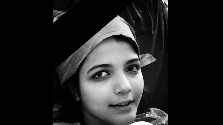 Inca o fata de 16 ani a fost ucisa in bataie in Iran pentru ca a refuzat sa cante o oda pentru Ayatollah Imagine