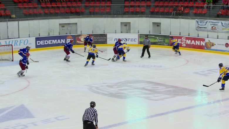 Inca o infrangere la hochei Imagine