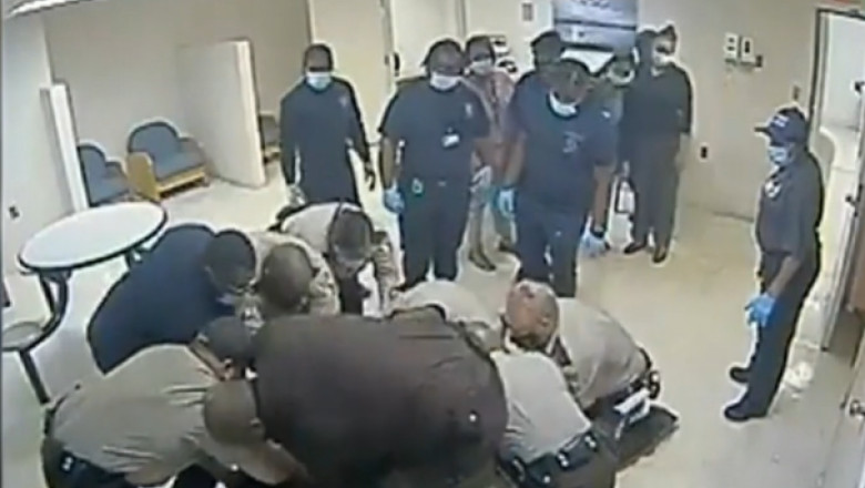 Inca un caz „George Floyd” in SUA. Un barbat de 28 de ani a murit sufocat in custodia politiei. Sapte ofiteri, acuzati de omor Imagine