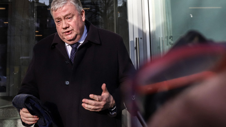 Inca un europarlamentar recunoaste ca a mers in Qatar intr-o calatorie platita de emirat si ca a „omis” sa o declare Imagine