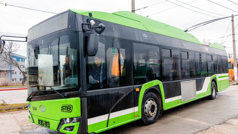 Inca un lot de troleibuze Solaris ajunge in Bucuresti. Nicusor Dan a anuntat ca unele linii de transport vor fi modificate Imagine