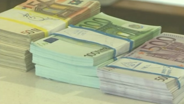 Inca un roman castiga un procesul cu o banca Imagine