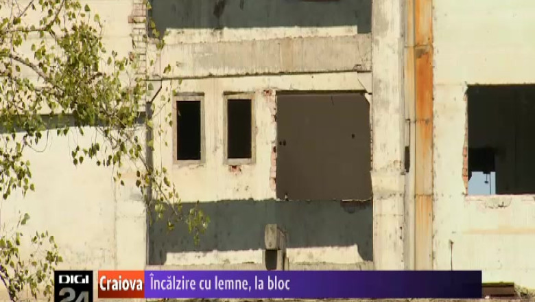 Incalzire cu lemne, la bloc, in Calafat Imagine